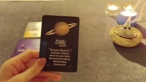 Leia mais sobre o artigo Eril Dişil Açılımı-Aranızda Neler Yaşanıyor? Onu ve Sizi Bekleyen Durumlar Neler? Tarot Yorumu 🧚🏻‍♀️