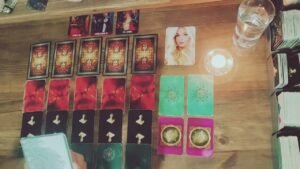 Leia mais sobre o artigo İletişimi olmayanlar, ayrı olanlar ağustos ayında iletişim olacak mı? Barışma var mı? #tarot