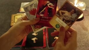 Leia mais sobre o artigo Kalbindeki Kişi Derin Bilinçaltı Senle İlgili Düşünceleri Tarot Yorumu 🧚🏻‍♀️