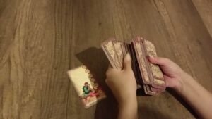 Leia mais sobre o artigo O’NUN GÖZÜNDEN.. GEÇMİŞ, ŞİMDİ, GELECEK ✨#tarot #fal