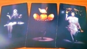 Leia mais sobre o artigo AI ĐÓ ĐANG MUỐN NÓI MỘT ĐIỀU GÌ ĐÓ VỚI BẠN / TAROT READING