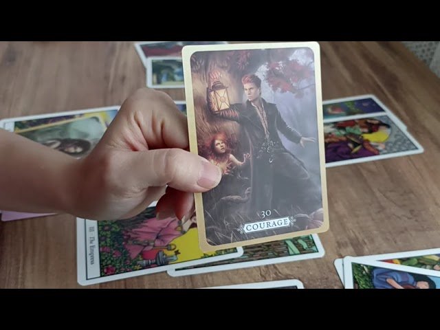 No momento, você está visualizando Aklımdaki Kişi Kelt Açılımı Tarot