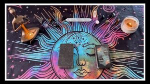 Leia mais sobre o artigo Aklınızdaki Kişi Ne Planlıyor/Sizi Neler Bekliyor Tarot Yorumu🔮💕