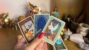 Leia mais sobre o artigo JANELAS para o FUTURO: Tarot REVELA suas PRÓX 72H🪭🦋🎯