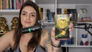 Leia mais sobre o artigo PENSE EM ALGUÉM: O QUE ESSA PESSOA ME DIRIA SE TIVESSE CORAGEM? #tarot