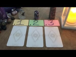 Leia mais sobre o artigo Tarot: KHÁM PHÁ NHỮNG ĐIỂM ĐẶC BIỆT THU HÚT CỦA BẠN