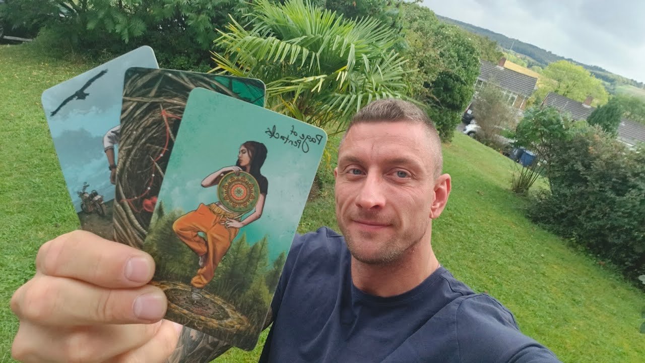 No momento, você está visualizando Tarot Numerologiczny | Praca⚒️ Finanse🤑 Miłość😍 |