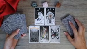 Leia mais sobre o artigo 🔴 ELE(A) PENSA QUE VOCÊ TEM OUTRO(A)? | Tarot Responde