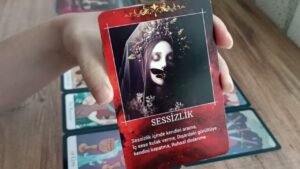 Leia mais sobre o artigo Koptuğun Kişi Neler Hissediyor? Bundan Sonra Neler Olabilir? Tarot