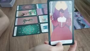 Leia mais sobre o artigo Yakın Gelecekte Seni Neler Bekliyor?🧿Tarot