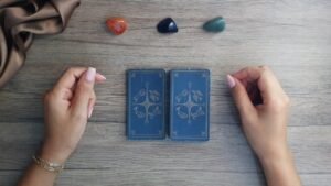 Leia mais sobre o artigo 🔴 ELE(A) PENSOU EM VOCÊ HOJE? | Tarot Responde
