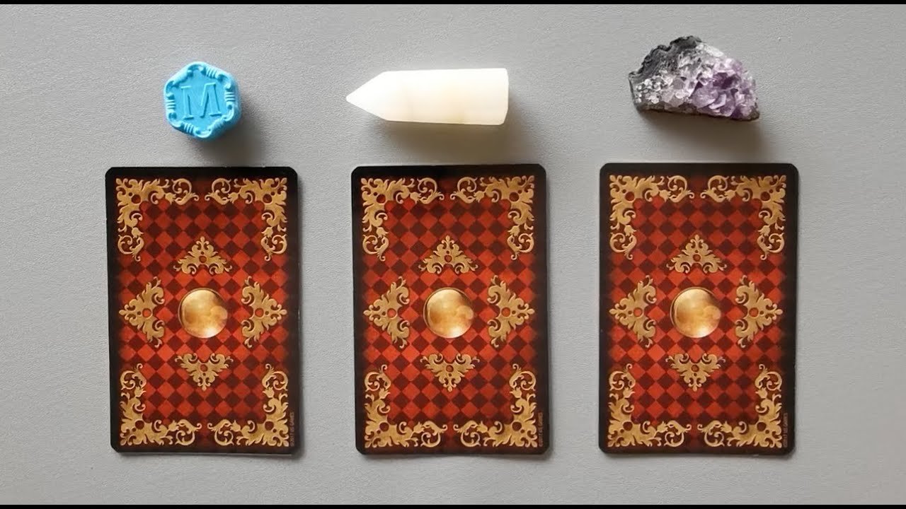 No momento, você está visualizando tarot: chọn tụ bài: tâm trạng bạn đến cuối năm. Đời mang lại gì cho bạn trước khi năm kết thúc?
