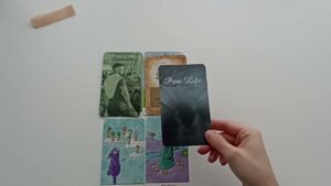 Leia mais sobre o artigo Aklındaki Kişi Kelt Açılımı Tarot