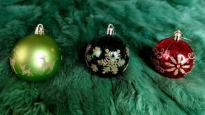 Leia mais sobre o artigo BẬT MÍ “MÓN QUÀ NOEL” VŨ TRỤ SẼ TRAO CHO BẠN?    @EvelynTarot