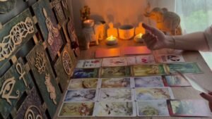 Leia mais sobre o artigo HER ŞEYİ DİDİK DİDİK ETTİK 🍿 Geçmiş, Gündem, Yakın Gelecek? Aklımdaki Kişi Tarot Açılımı ♥️