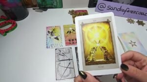 Leia mais sobre o artigo ☃️🎄QUÉ PIENSA AHORA MISMO🎄☃️ tarot interactivo hoy