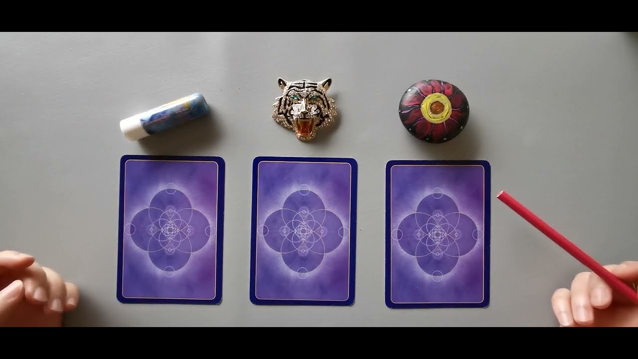 No momento, você está visualizando tarot: chọn tụ bài: tháng 1/2024