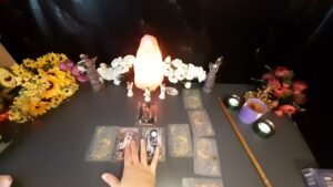 Leia mais sobre o artigo Aklımdaki/kalbimdeki kişi ⭐KELT AÇILIMI/Sizinle ilgili detaylı ilişkiye bakışı ve eylem ne olacak