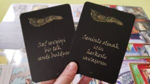 Leia mais sobre o artigo AKLIMDAKİ KİŞİ❤ 💌SENİN İLE İLGİLİ HANGİ KARARI ALDI❤ 🧿💯#tarotfalı #aklımdakikişihakkımdanedüşünüyor