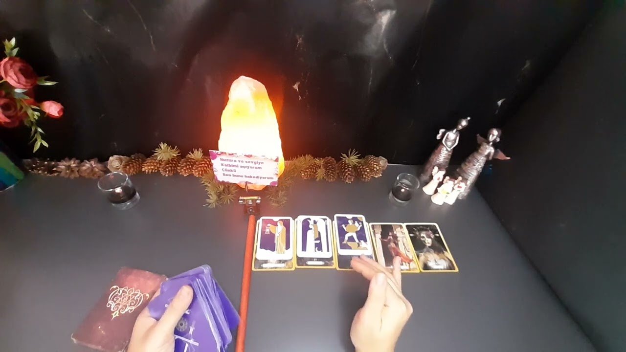 No momento, você está visualizando Anın Enerjisinde Ben ve Aklımdaki Kişi/Bizi neler bekliyor#tarot #keşfet