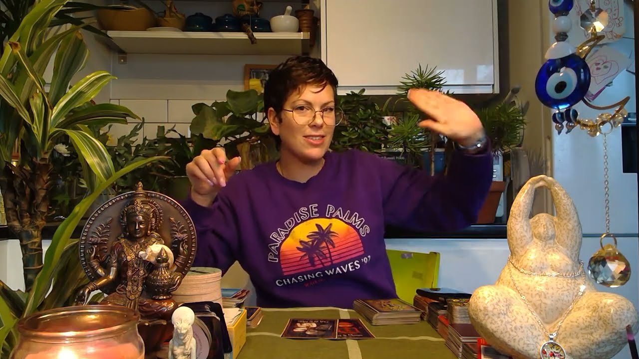 No momento, você está visualizando They lost their 👑 listening to the wrong advice. Will telling the truth claim it back?😳