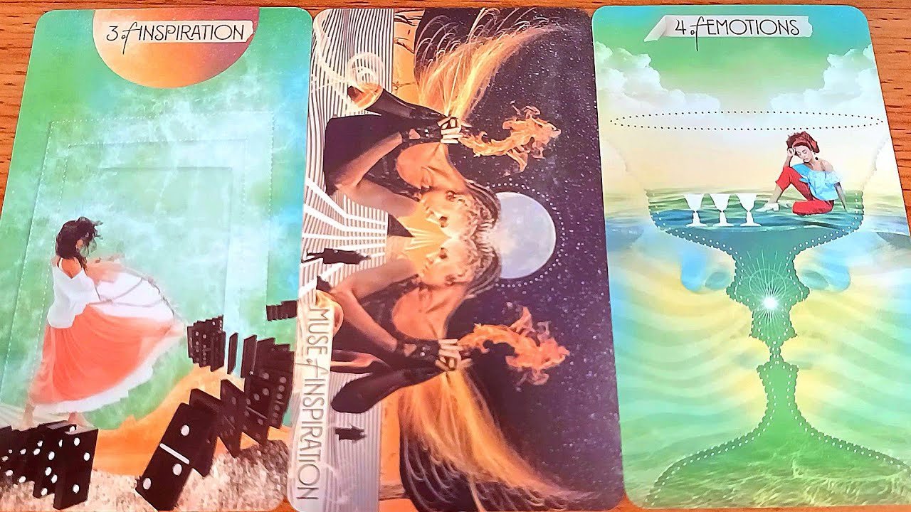 No momento, você está visualizando AI ĐANG KHEN NGỢI SAU LƯNG BẠN / TAROT READING