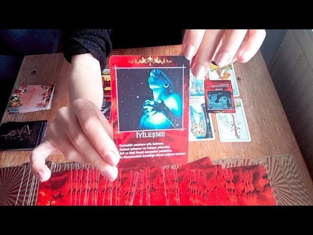 No momento, você está visualizando AKLINA KOYDUĞUN NE VARSA ALACAKSIN 💃 NOKTA ATIŞI VE DETAYLI BİR TAROT FALI