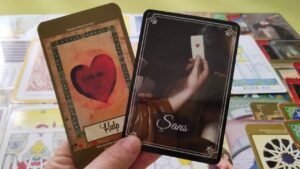 Leia mais sobre o artigo AKLINDAKİ KİŞİ❤ 💌SENİN İLE İLGİLİ HANGİ KARARI ALDI❤ 🧿💯#tarotfalı #aklımdakikişihakkımdanedüşünüyor