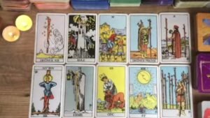 Leia mais sobre o artigo Geçmiş, Gündem Ve Yakın Gelecek.. Sonumuz Ne Olacak ? 🌈 Aklımdaki Kişi Tarot Açılımı  🌼
