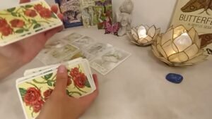 Leia mais sobre o artigo ✨🦋 Próximos 3 meses. AMOR, TRABAJO, ECONOMÍA, ETC.🦋✨ Tarot interactivo