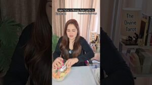 Leia mais sobre o artigo Aapke Partner aapse kya kehna chahte hai | Hindi Tarot Card Reading | The Divine Tarot  | Love msg