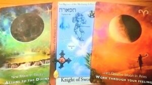 Leia mais sobre o artigo AI ĐANG NỔI MÁU SANH LÒNG ĐỐ KỊ VỚI BẠN / TAROT READING