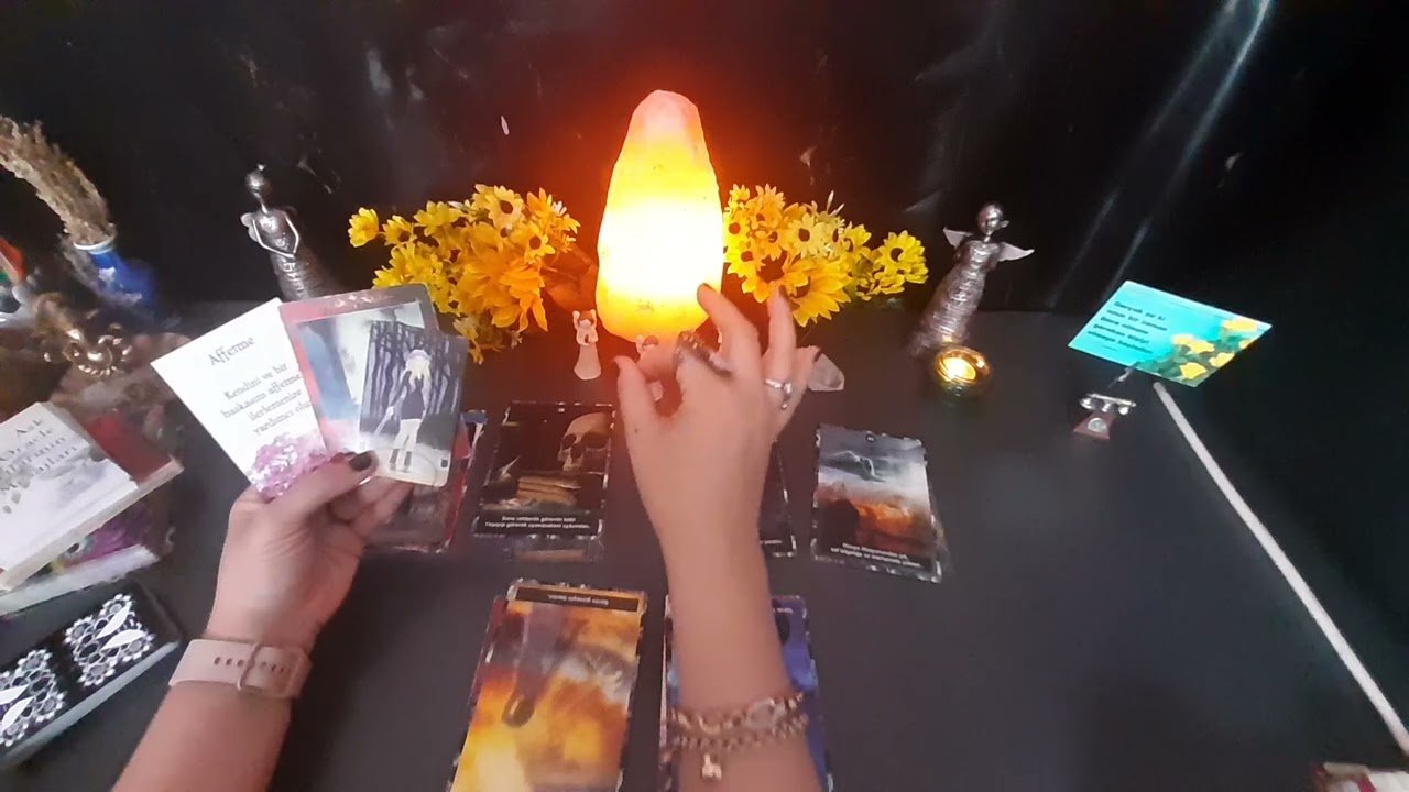 No momento, você está visualizando Aklımdaki kişinin bana olan en gerçek hisleri ne? Beni hala seviyor mu