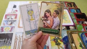 Leia mais sobre o artigo AKLINDAKİ KİŞİ❤ 💌SENİN İLE İLGİLİ HANGİ KARARI ALDI❤ 🧿💯#tarotfalı #aklımdakikişihakkımdanedüşünüyor