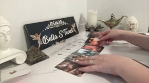 Leia mais sobre o artigo CINEVA VA INCEARCA SA VA ARATE CA S-A SCHIMBAT PTR CA NU VREA SA VA PIARDA