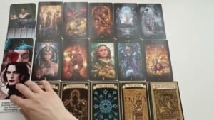Leia mais sobre o artigo Tam Şu Anda Neler Hissediyor? Tarot