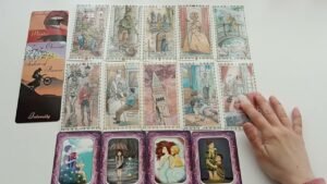 Leia mais sobre o artigo Tam Şu Anda Neler Hissediyor? Tarot