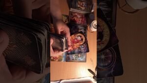 Leia mais sobre o artigo Tarot – Ezt nézd!!Ezt hallanod kell!!