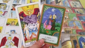 Leia mais sobre o artigo AKLIMDAKİ KİŞİ❤ 🧿BUGÜN SENİNLE İLGİLİ NE HİSSEDİYOR❤ 🧿💯#tarotfalı #aklımdakikişihakkımdanedüşünüyor