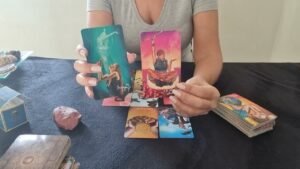 Leia mais sobre o artigo 🔮✨️Como ele (a) esta em relação à você hoje?? – 🥰💔Tarot Revela