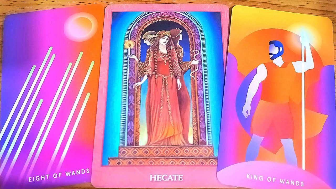 No momento, você está visualizando MỌI NGƯỜI ĐANG KHEN NGỢI ĐIỀU GÌ SAU LƯNG BẠN / TAROT READING