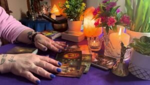 Leia mais sobre o artigo SE ENAMORÓ DESDE EL PRIMER MOMENTO DE TI PERO, TE OCULTO SU VERDAD❗️ESTO SUCEDERÁ PRONTO…PREPÁRATE