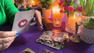 Leia mais sobre o artigo SE MUERE POR BUSCARTE YA❗️SUS CELOS Y SUS MIEDOS LO HACEN ACTUAR, NO TE QUIERE PERDER