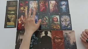 Leia mais sobre o artigo Sessizliğin Onu Nasıl Etkiliyor? Sessizliği Bozacak mı? Tarot