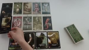Leia mais sobre o artigo Sessizliğin Onu Nasıl Etkiliyor? Sessizliği Bozacak mı? Tarot