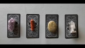 Leia mais sobre o artigo tarot: chọn tụ bài: họ có muốn phát triển mối quan hệ với bạn không? (crush, đang tìm hiểu, chưa rõ)