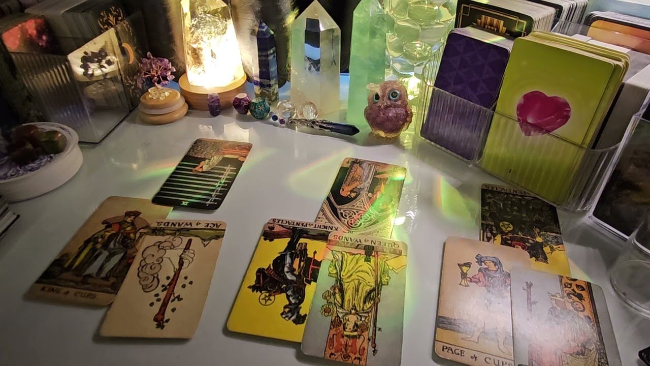 No momento, você está visualizando Tarot / Họ đang nghĩ gì 💜