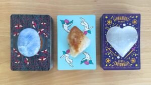 Leia mais sobre o artigo THIS IS HOW THEY ARE *HONESTLY* FEELING ABOUT YOU 🖤 Pick A Card 🖤 Timeless Love Tarot Reading