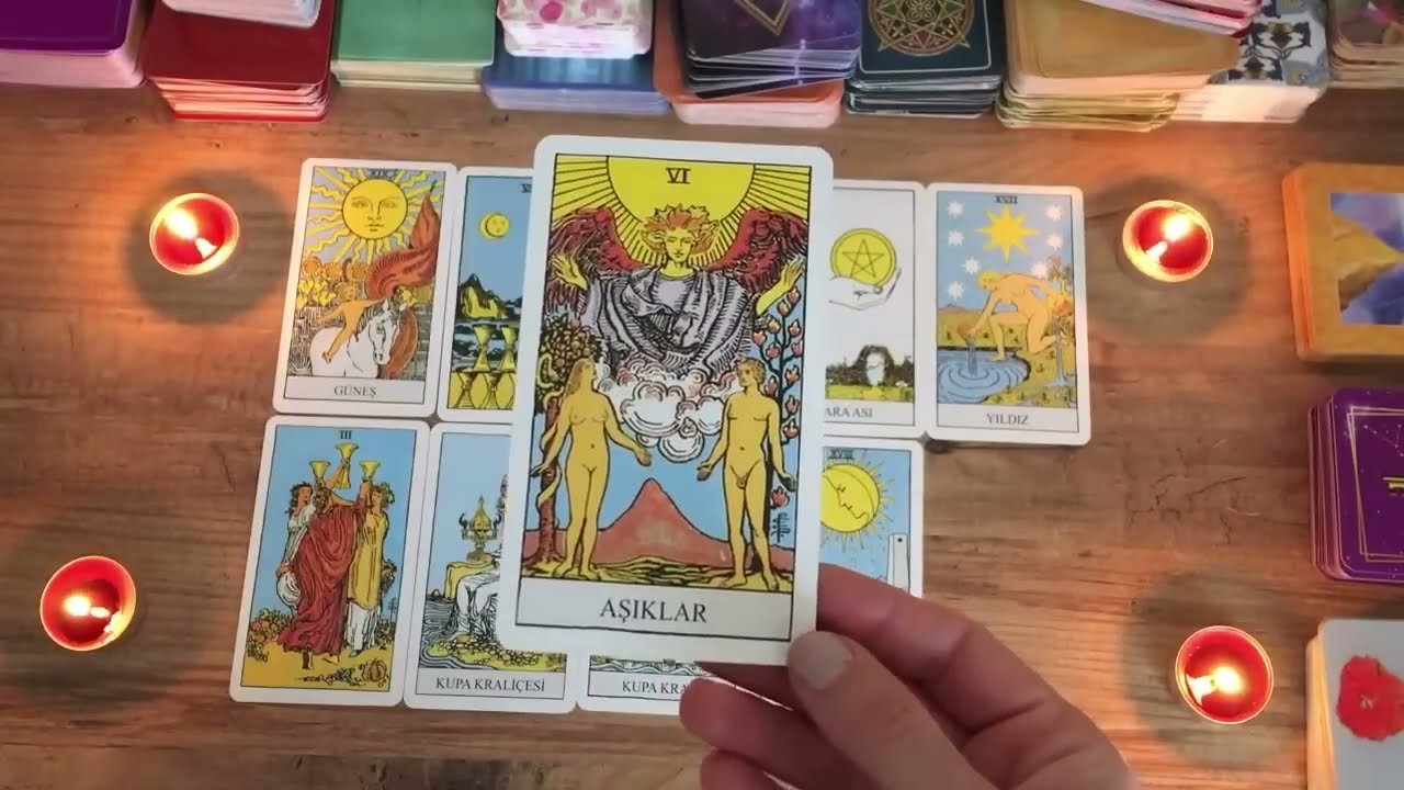 No momento, você está visualizando Aklımdaki Kişi İle Aramız Düzelecek Mi? 💍 Beni Seviyor Mu? Adım Atacak Mı? Tarot Açılımı 🔮