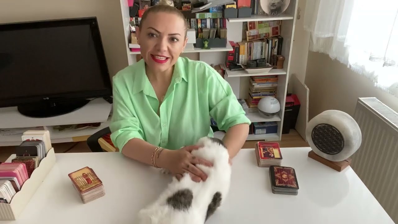 No momento, você está visualizando 🔮AKLINDAKİ KİŞİ İLE BİR GELECEĞİNİZ VAR MI? #tarot #desteseç #aklımdakikişitarot #yasakaşktarot